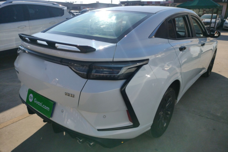 东风风神 奕炫 2023款 马赫版 1.5L 自动追影版车身外观7