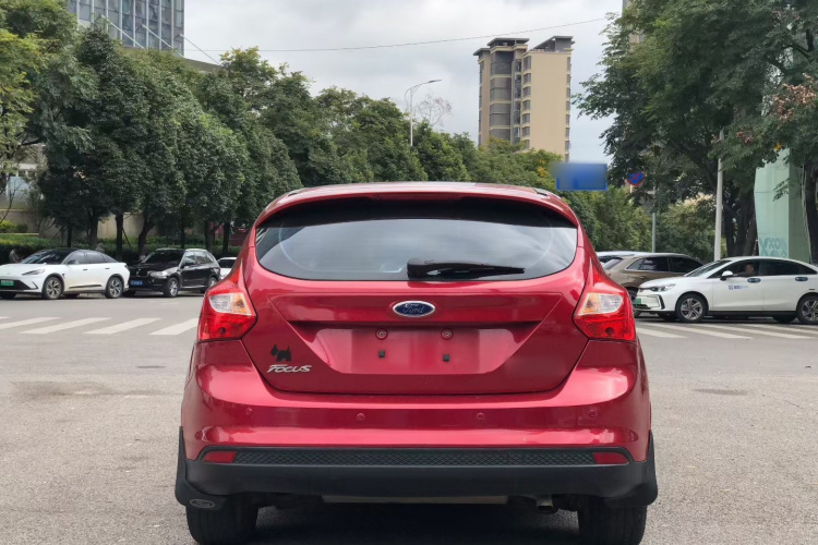 福特 福克斯 2012款 两厢 1.6L 自动舒适型车身外观6003