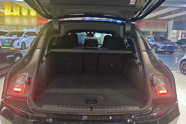 宝马iX 2023款 改款 xDrive40机舱底盘23