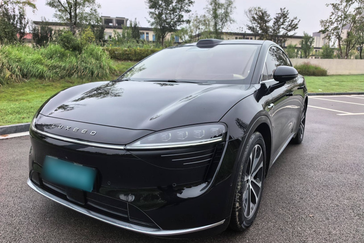 鸿蒙智行 智界R7 2024款 纯电 667km Pro车身外观6008