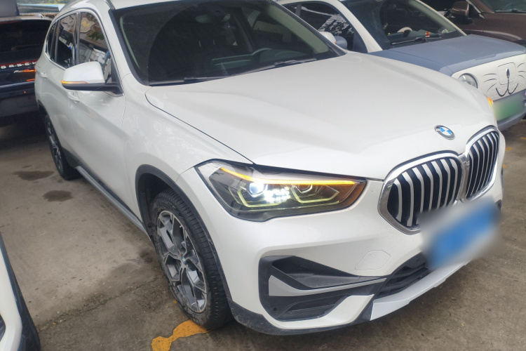 宝马X1 2020款 sDrive20Li 尊享型车身外观3