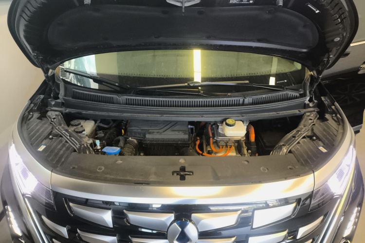 腾势D9 2022款 DM-i 1040 尊贵型机舱底盘24