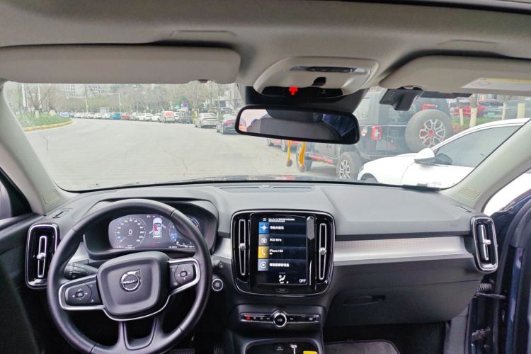 沃尔沃XC40 2021款 T4 四驱智行时尚版中控内饰12