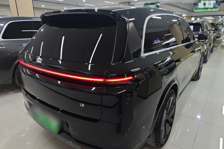 理想汽车 理想L8 2024款 Ultra车身外观7