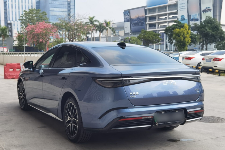 比亚迪 海豹07 DM-i 2025款 智驾版 DM-i 1.5L 125km 尊贵型车身外观6002