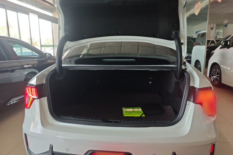 领克03 2021款 1.5TD DCT劲Plus机舱底盘23