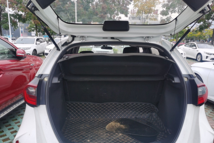 本田 飞度 2021款 1.5L CVT潮享版机舱底盘23