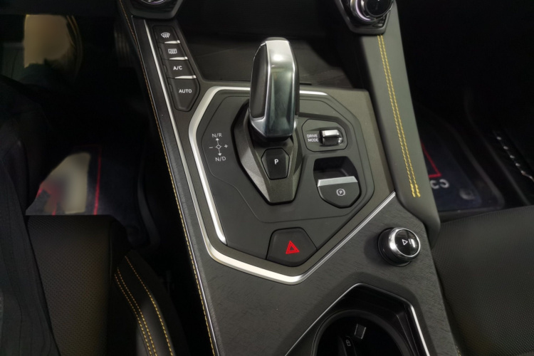 领克01 2024款 2.0TD 两驱全球Pro局部细节18