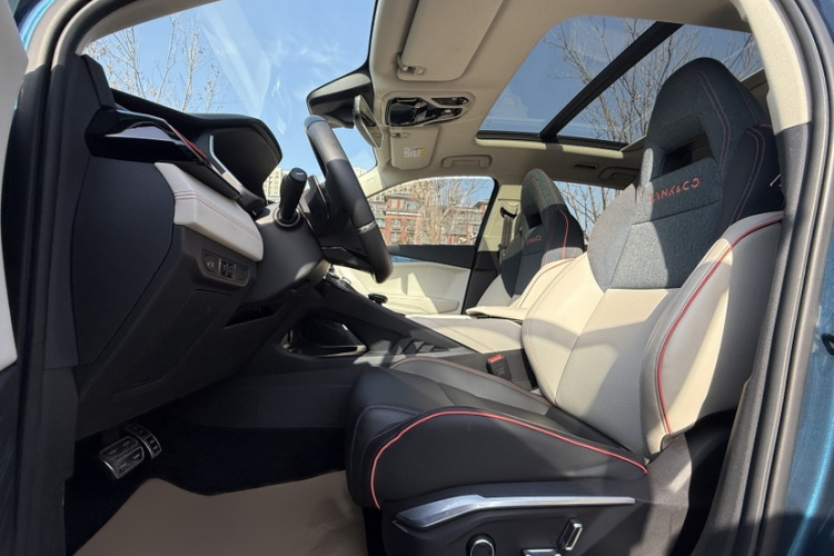 领克06 2020款 1.5T 耀Halo局部细节19