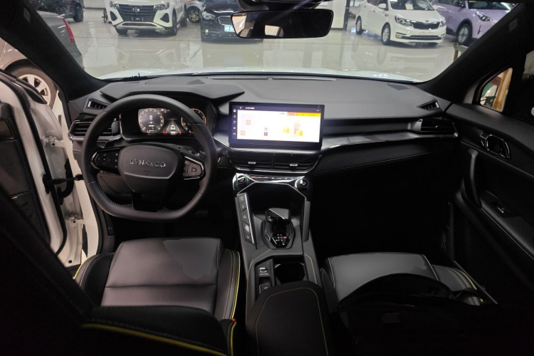 领克06 2023款 Remix 1.5T 劲Halo中控内饰12