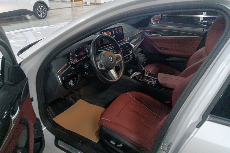 宝马5系 2022款 改款 525Li M运动套装中控内饰19