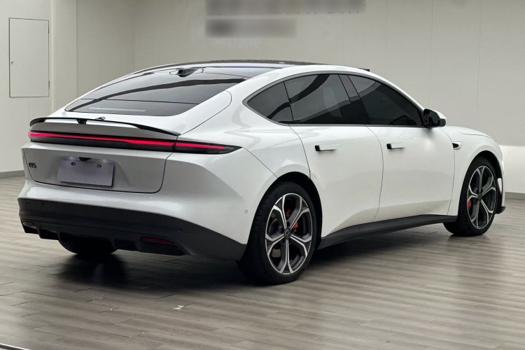 蔚来ET5 2022款 75kWh车身外观7