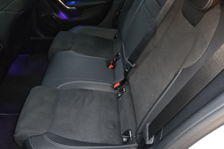 奔驰A级 2022款 改款三 A 200 L 运动轿车时尚型中控内饰7004