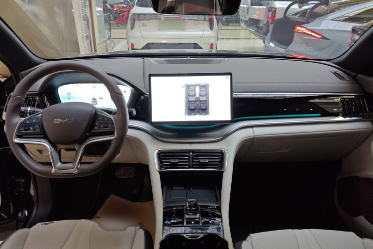 比亚迪 宋PLUS新能源 2025款 EV 520km 尊贵型中控内饰7002