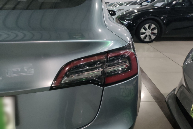 特斯拉 Model 3 2020款 标准续航后驱升级版车身外观6006