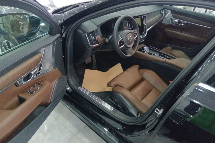 沃尔沃S90 2024款 B5 智雅豪华版中控内饰7003