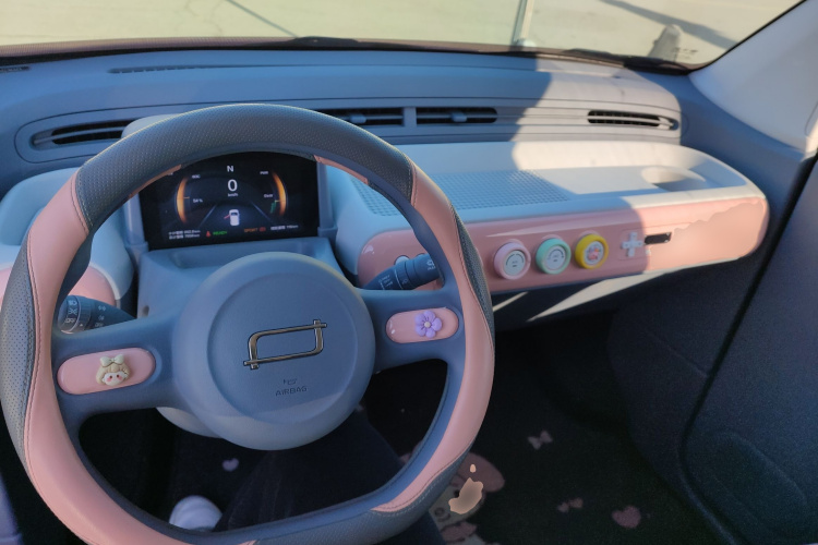 奔腾小马 2025款 222km 闪电马中控内饰12