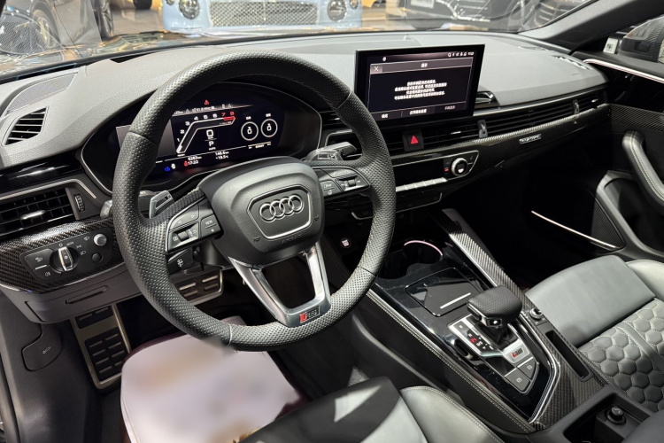 奥迪RS 5 2023款  RS 5 2.9T Sportback 暗金版中控内饰7003