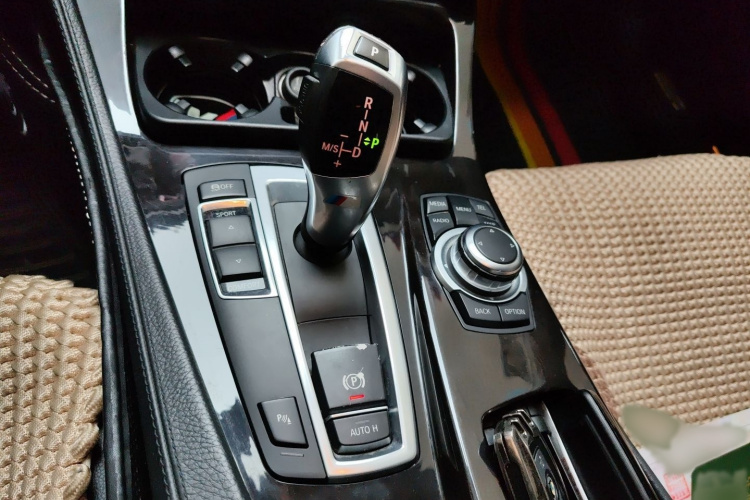 宝马5系 2013款 525Li 领先型局部细节18