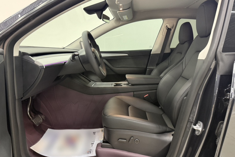 特斯拉 Model Y 2024款 后轮驱动版中控内饰7006