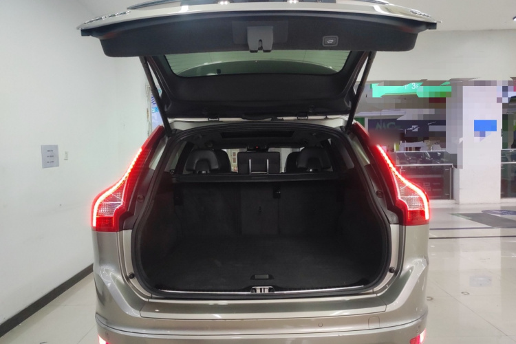 沃尔沃XC60 2016款 T5 AWD 智驭版机舱底盘23