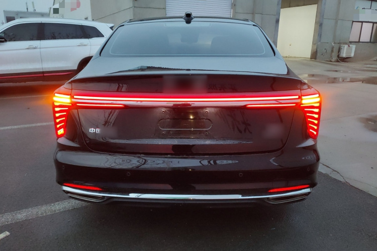 红旗H5 2024款 2.0T 自动智联旗畅版车身外观6