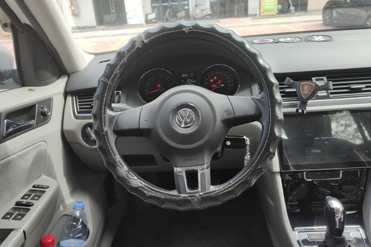 大众 宝来 2014款 1.6L 自动时尚型中控内饰13