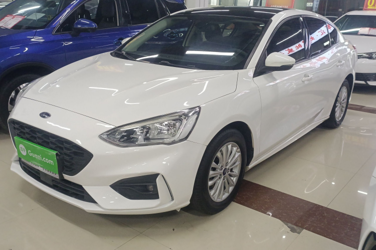 福特 福克斯 2020款 三厢 EcoBoost 180 自动锋潮型车身外观1