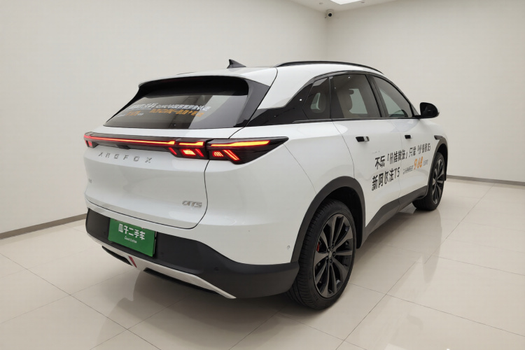 ARCFOX极狐 极狐 阿尔法T5(ARCFOX αT5) 2024款 660 MAX车身外观7