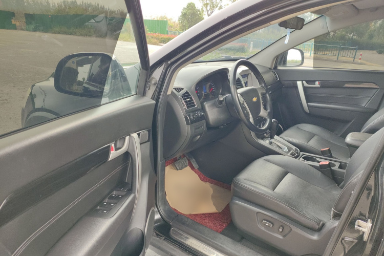 雪佛兰 科帕奇 2017款 2.4L 四驱旗舰版 7座中控内饰7003