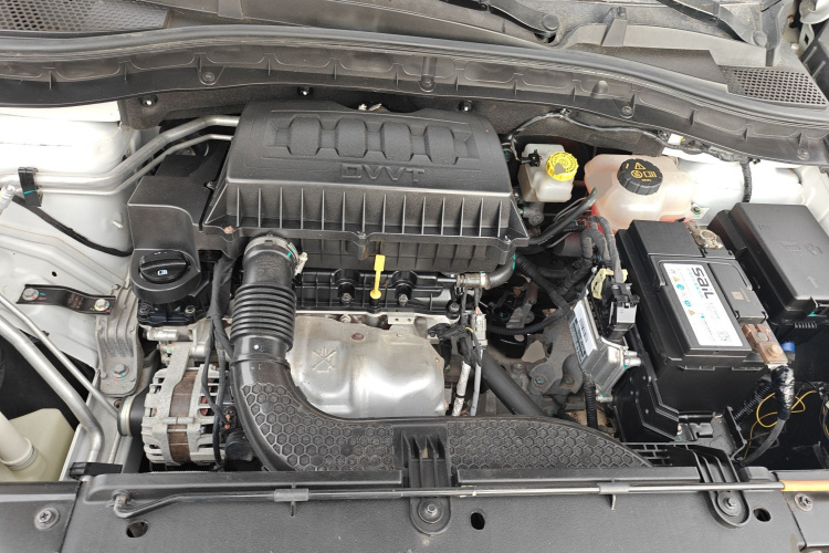 名爵ZS 2018款 1.5L 手动舒适版 国V机舱底盘24