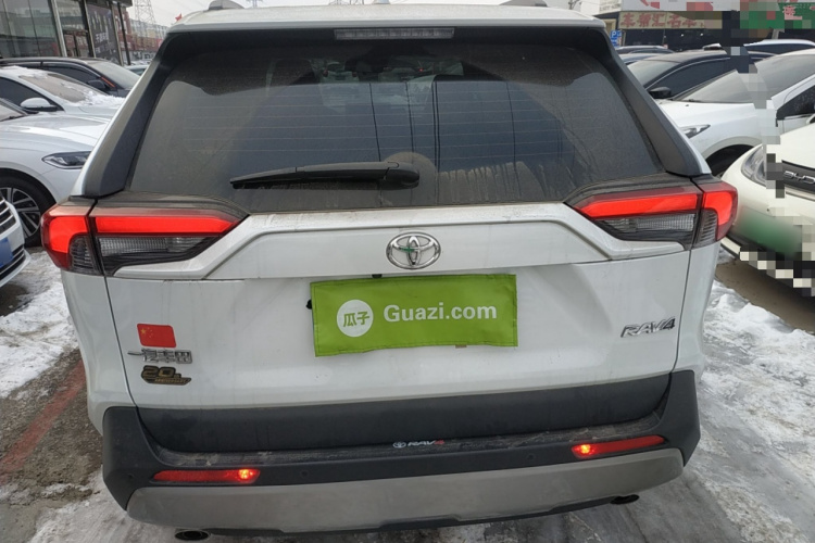 丰田 RAV4荣放 2023款 2.0L CVT两驱20周年铂金纪念版车身外观6