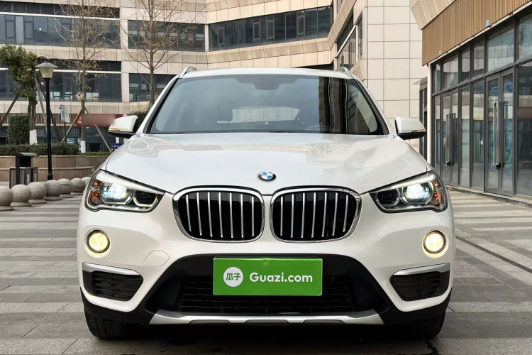 宝马X1 2018款 sDrive18Li 尊享型车身外观2