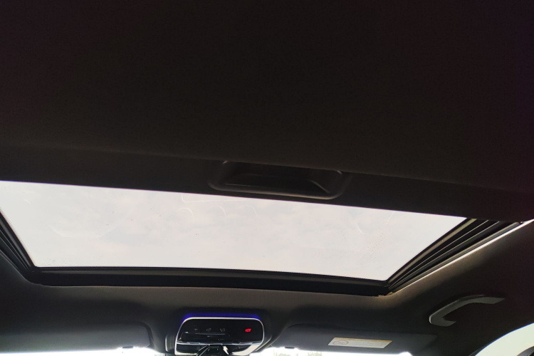 奔驰C级 2022款 C 200 L 运动版中控内饰22