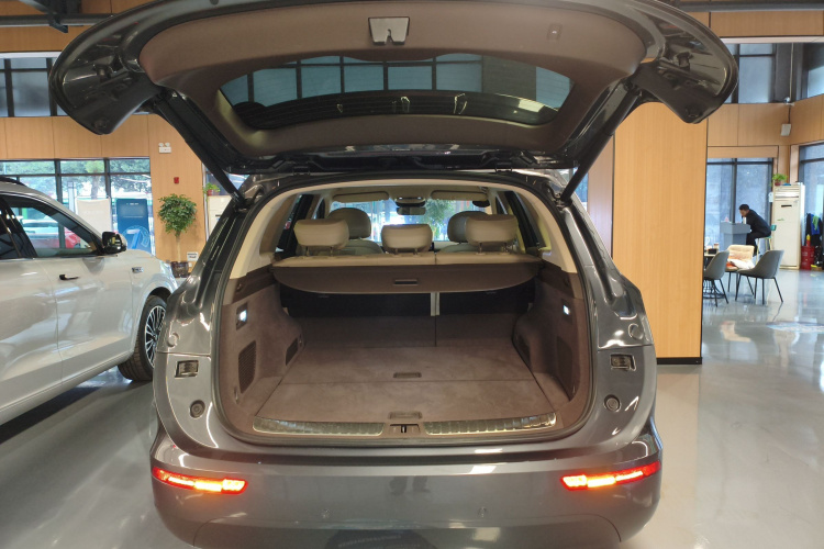 鸿蒙智行 问界M7 2024款 1.5T 智驾四驱Ultra版 5座机舱底盘23