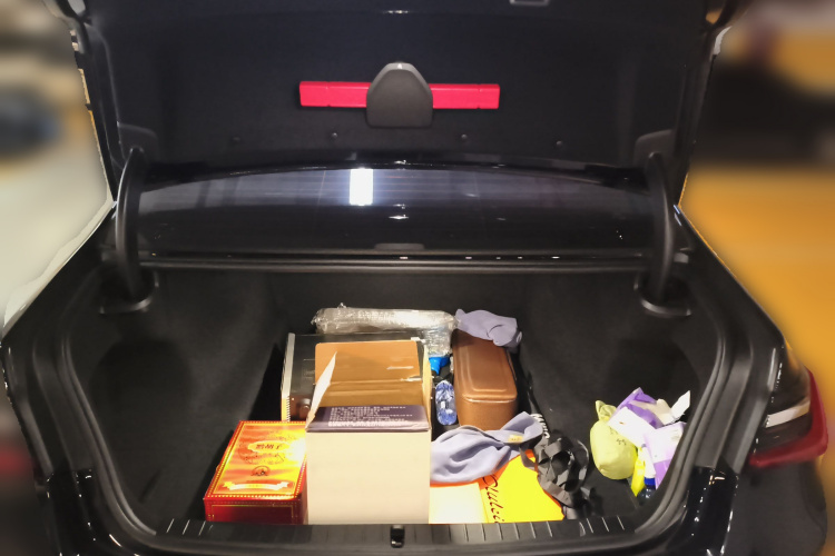 宝马7系 2021款 740Li 领先型 M运动套装中控内饰23