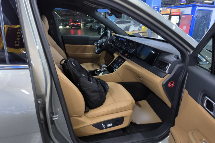 理想汽车 理想ONE 2021款 增程6座版局部细节41