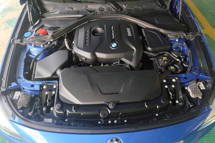 宝马3系GT 2020款 320i M运动套装机舱底盘24