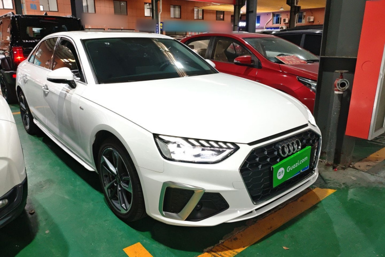 奥迪A4L 2022款 40 TFSI 时尚动感型车身外观3