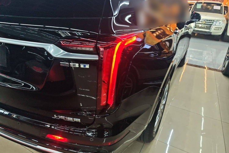 凯迪拉克XT6 2022款 2.0T 六座四驱豪华型标准版车身外观9