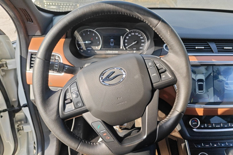 陆风X7 2018款 劲越 1.5T 全景至尊型中控内饰13