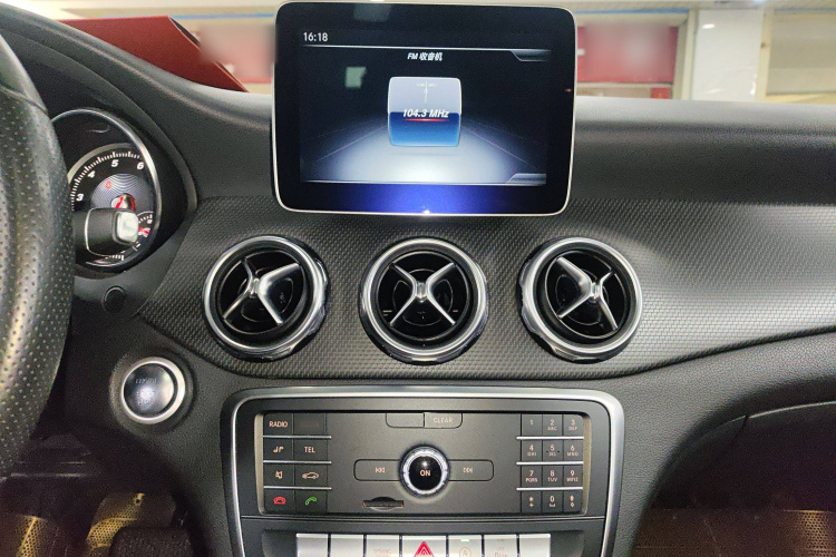 奔驰GLA 2018款 GLA 200 动感型局部细节16