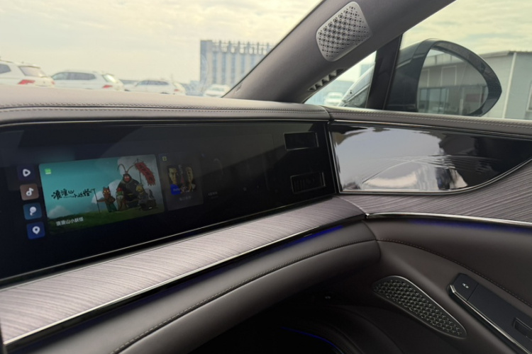 腾势Z9 2024款 1100km 四驱Ultra版局部细节9001