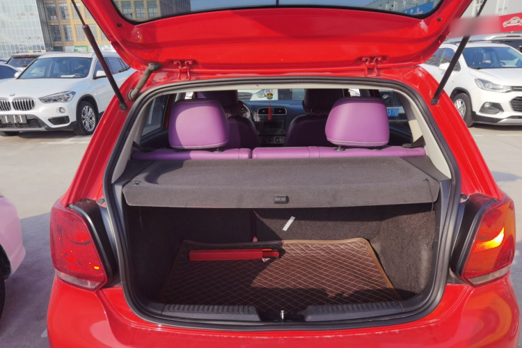 大众 Polo 2013款 1.6L 自动舒适版机舱底盘23