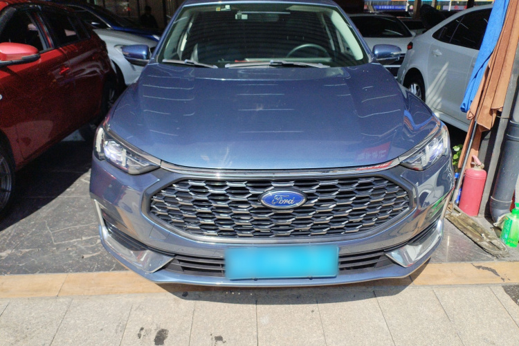 福特 福睿斯 2021款 1.5L 自动钻石版车身外观2