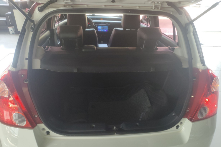 铃木 雨燕 2016款 1.5L 自动时尚型酷玩版局部细节23