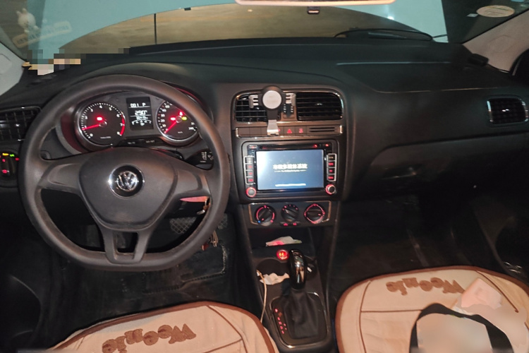大众 Polo 2014款 1.4L 自动舒适版中控内饰12