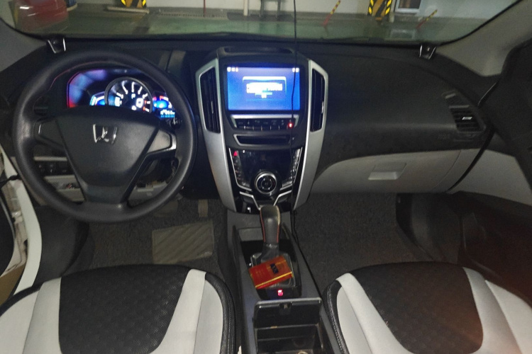 纳智捷 优6 SUV 2014款 1.8T 魅力型中控内饰12