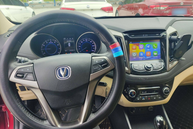 长安 逸动 2016款 1.6L 自动风尚型中控内饰12