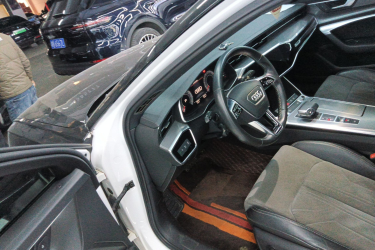 奥迪A6L 2019款 40 TFSI 豪华动感型中控内饰20